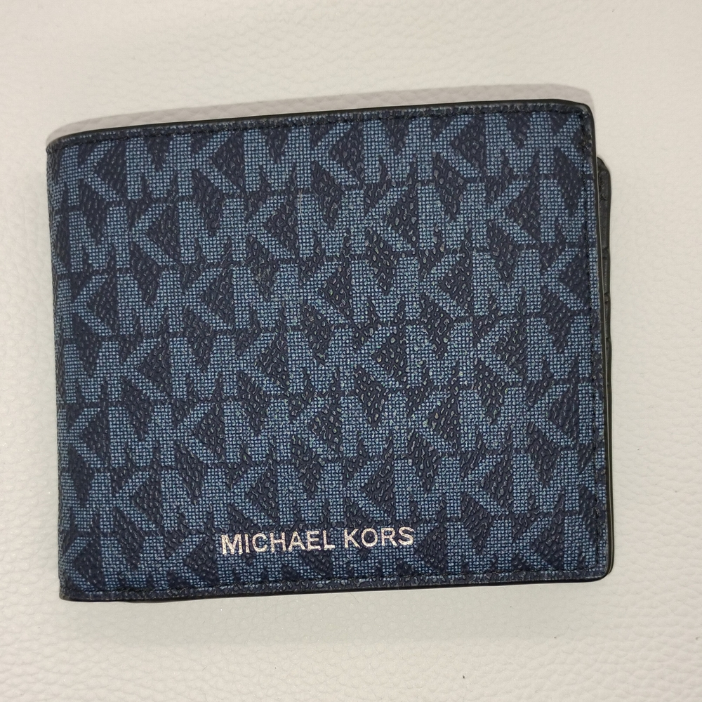 Michael Kors Cooper Wallet with Passcase - Picture 6 of 9